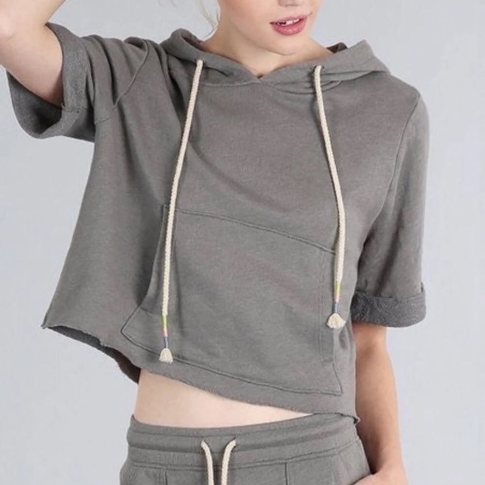 Avocado Gray Crop Dreamtime Hoodie Size Medium